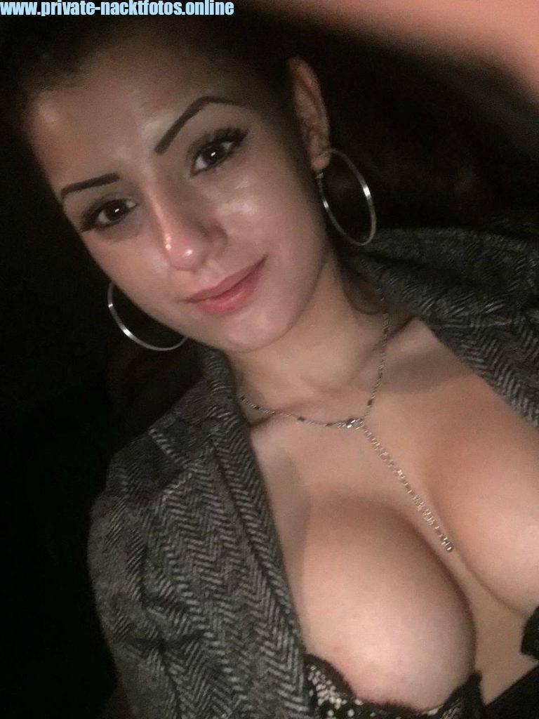 Geiles Selfie Zeigefreidige Latina Freundin